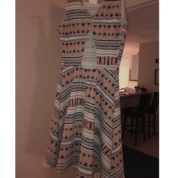 SUZY SHIER DRESS - Picture 3 of 4